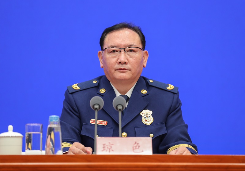 操欧美骚女应急部党组成员、消防救援局局长琼色出席新闻发布会